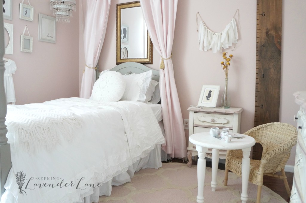 pink vintage girls room 9