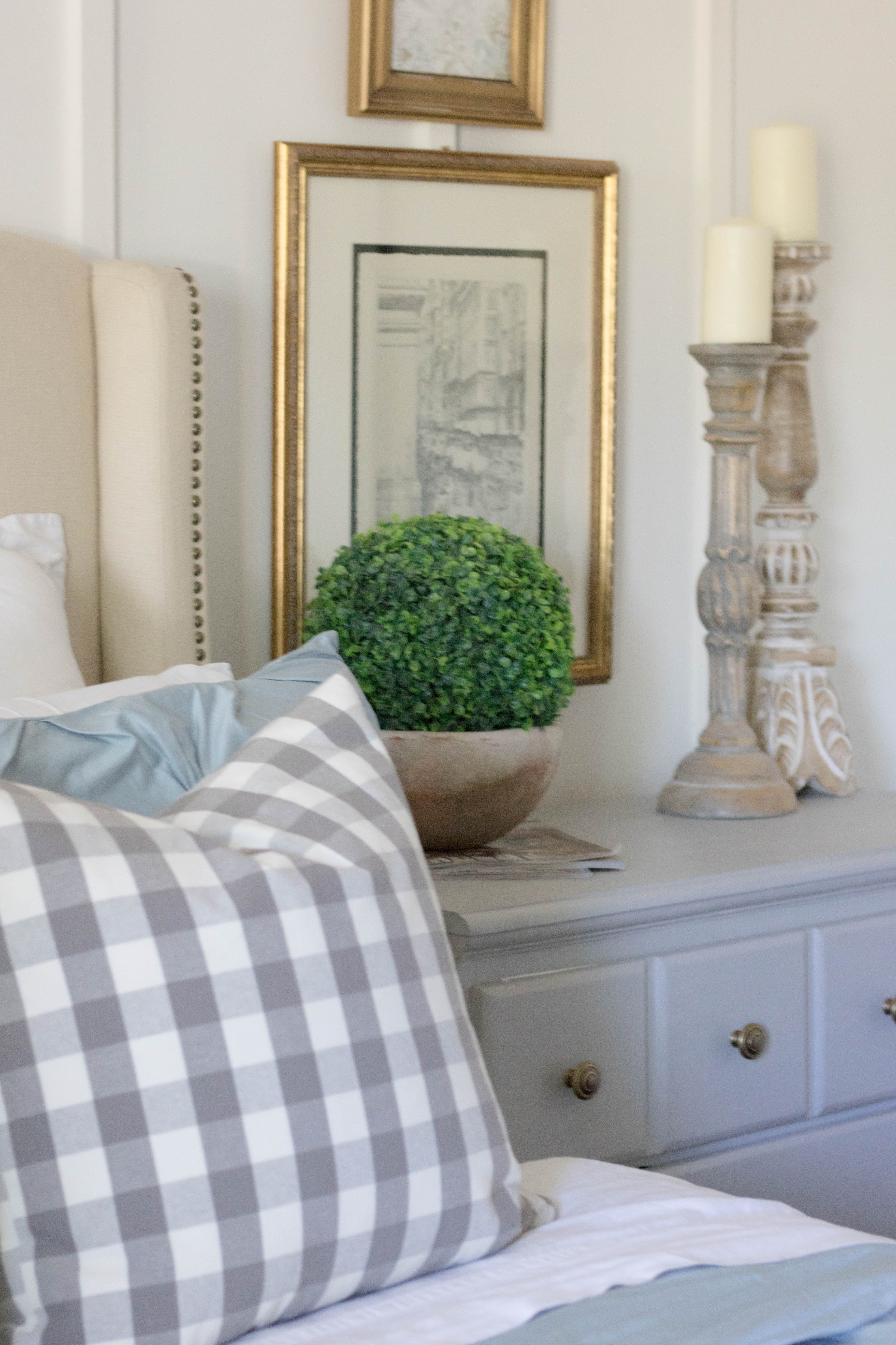 DIY Makeover: This renter glammed up her one-bedroom with vintage French  farmhouse-style decor