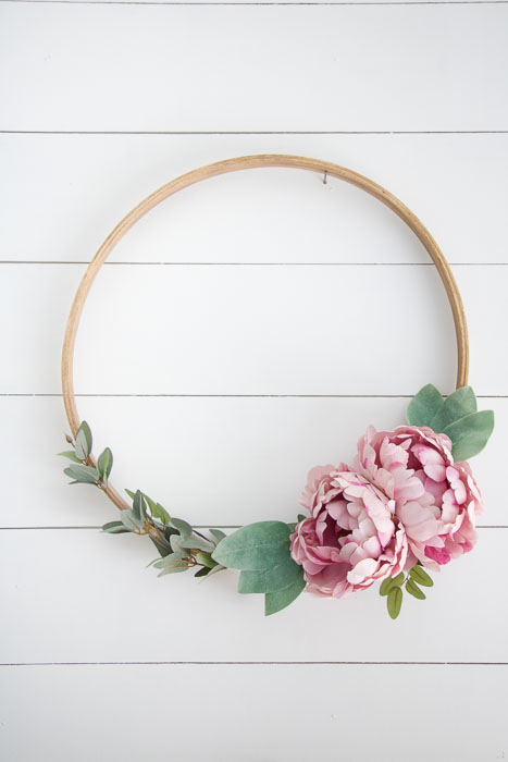 DIY Embroidery Hoop Wreath - Seeking Lavender Lane