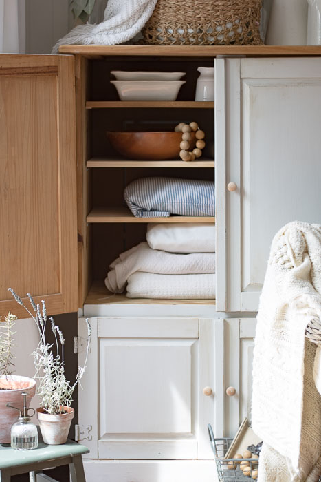 cottage style blanket storage - seeking lavender lane