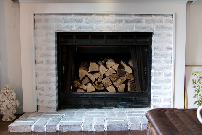 How to Get the Vintage Brick Fireplace Look - Seeking ... - 700 x 467 jpeg 66kB