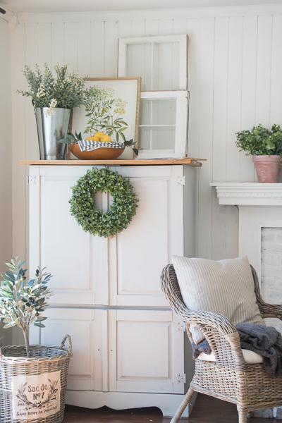 7 Beautiful & Thrifty European Farmhouse Spring Home Accessories