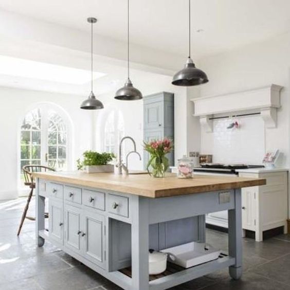 9 Elements to Use When Designing a Farmhouse Kitchen