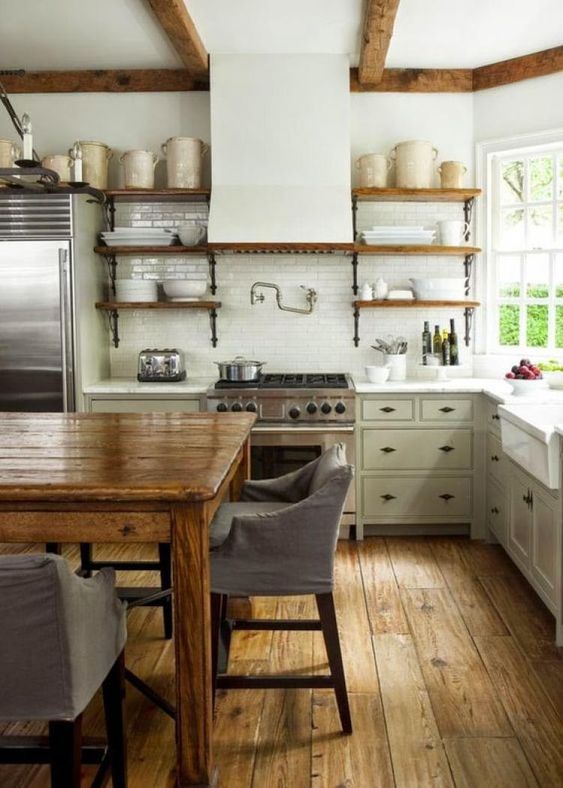 Warm and Charming European Farmhouse Kitchen Design Ideas