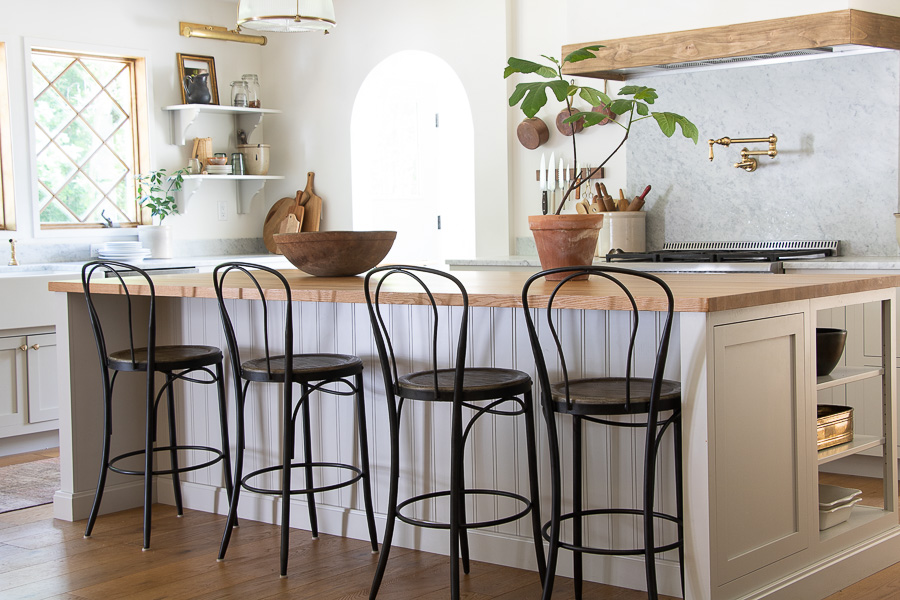 Farmhouse wood counter deals stools