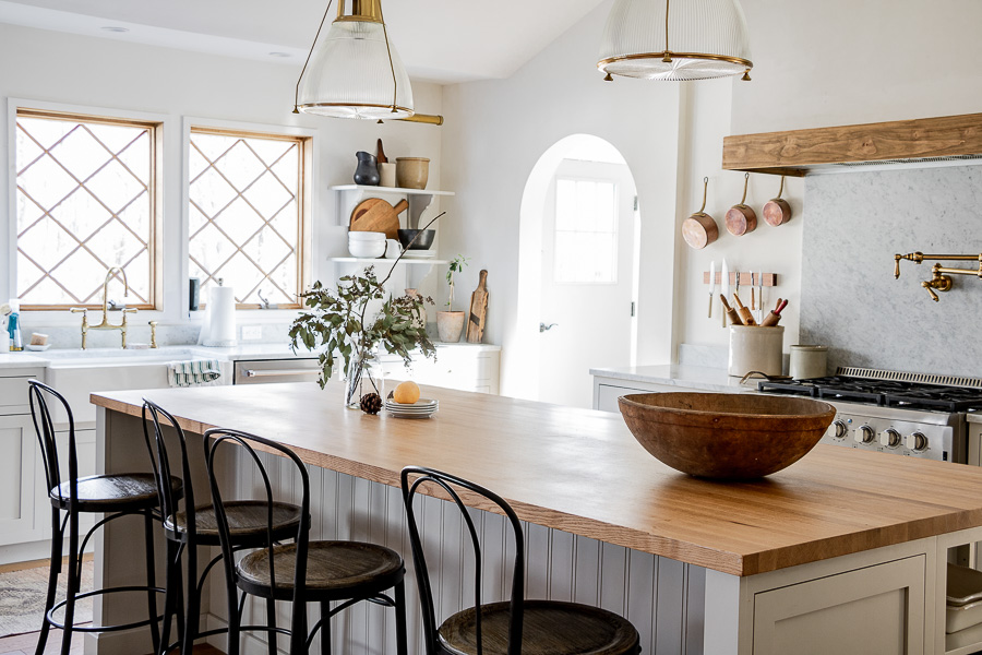 Simple & Functional European Farmhouse Style Kitchen Decor Ideas